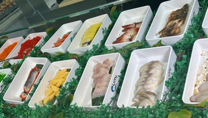 Umi 生食吧：三文魚、鮪魚、甜蝦與魚卵 / Umi raw bar: salmon, tuna, sweet shrimp and roe