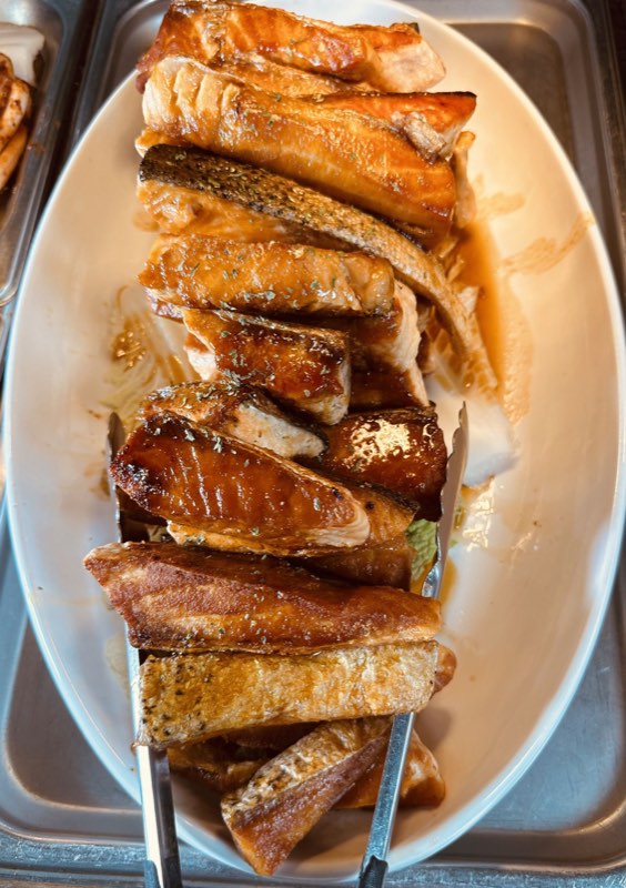 燒三文魚拼盤 / Grilled salmon platter
