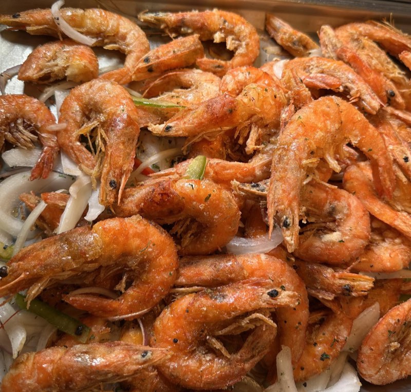 椒鹽大蝦配洋蔥與青椒 / Salt and pepper jumbo shrimp with onion and pepper