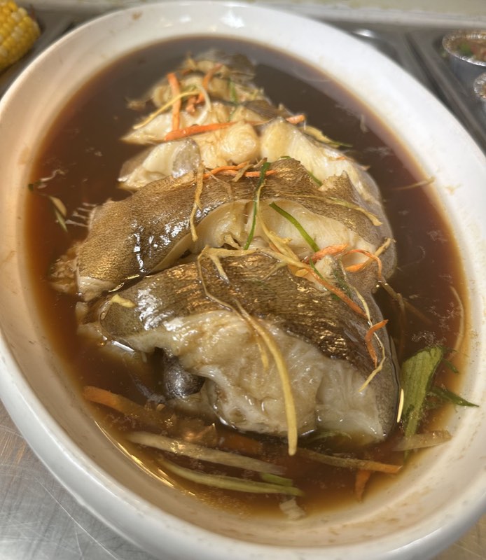 清蒸魚配薑絲蔥絲 / Steamed fish with ginger and scallion